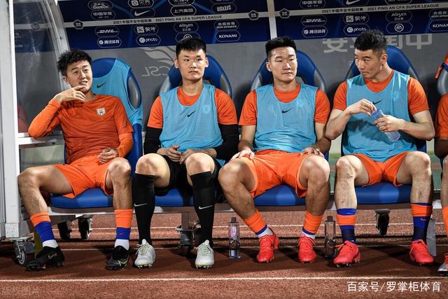 杨瀚森季前赛表现平平，面临更激烈竞争压力